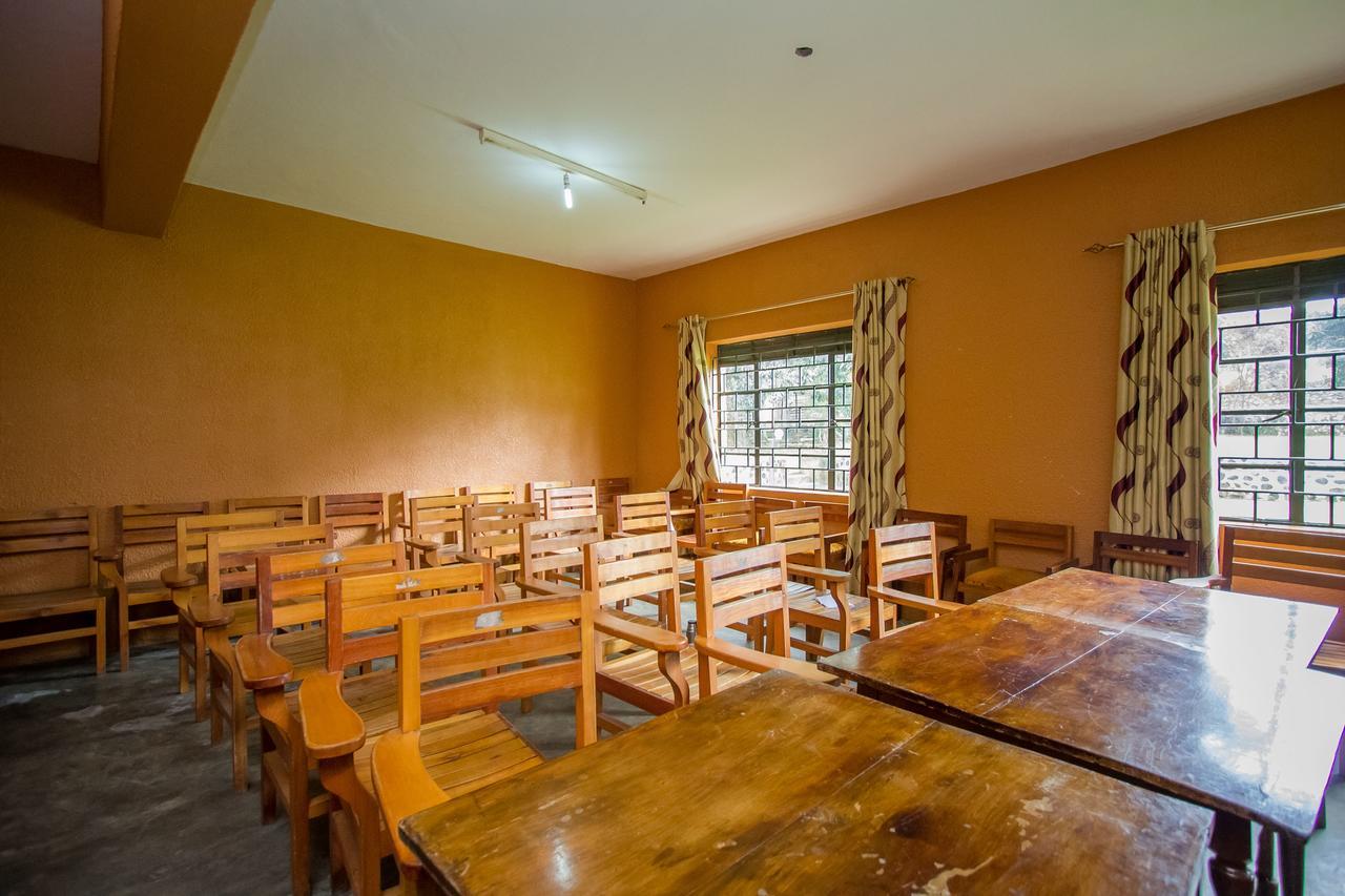 Kisoro Tourist Hotel Экстерьер фото